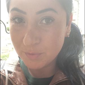 Meet your Posher, Alina